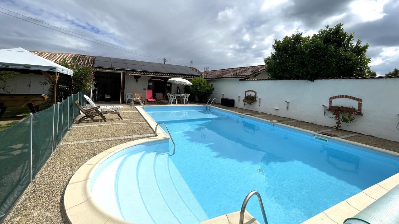 Photo of Outdoor in Saint-Pe-de-Leren