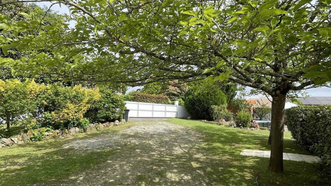 Photo of Outdoor in Saint-Pe-de-Leren