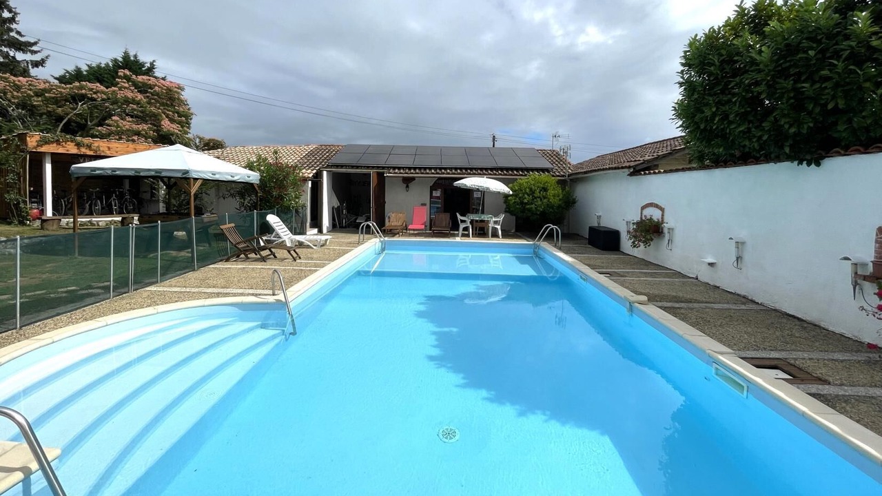 Photo of Outdoor in Saint-Pe-de-Leren