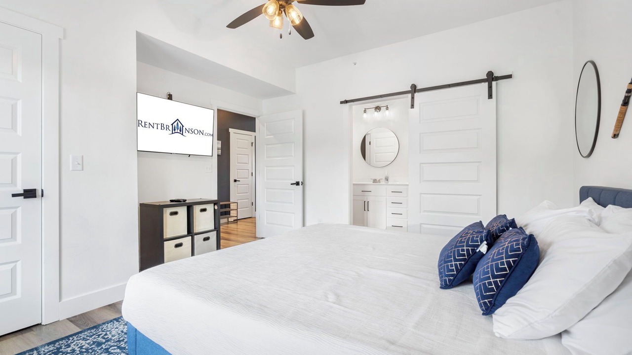 Photo of Bedroom in Hollister