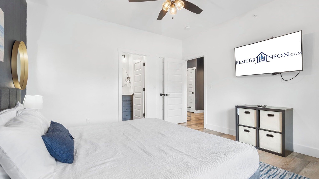 Photo of Bedroom in Hollister