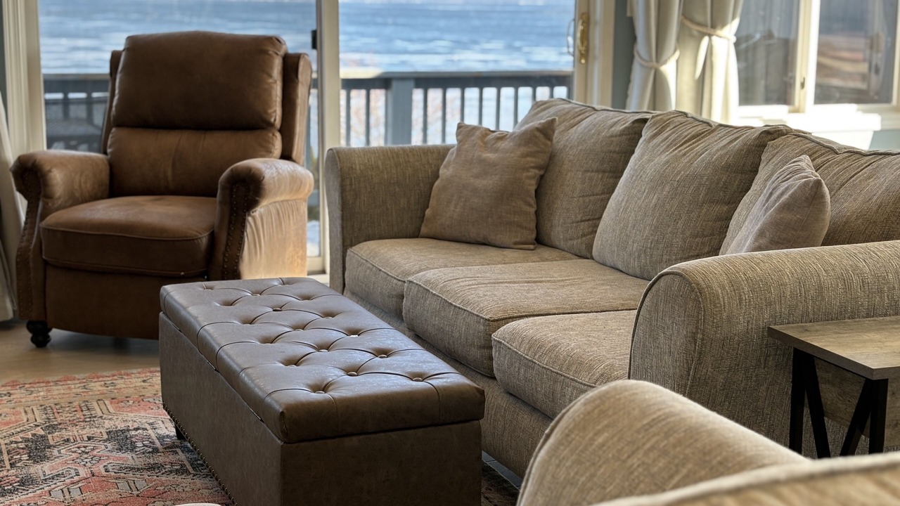 Photo of Livingroom in Houghton Lake