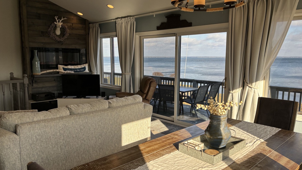 Photo of Livingroom in Houghton Lake