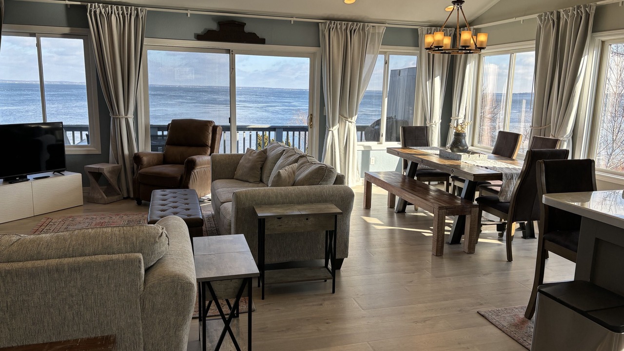 Photo of Livingroom in Houghton Lake