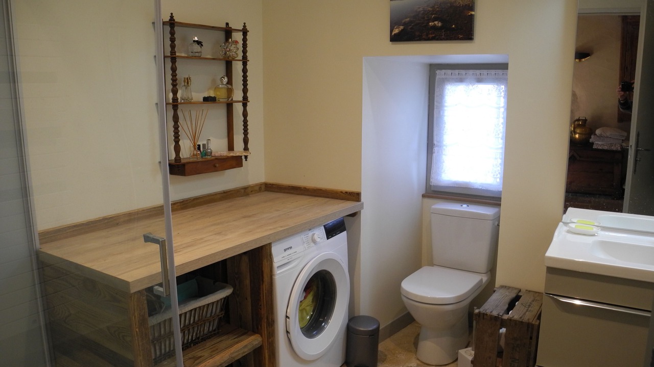 Photo of Bathroom in Saint-Romain