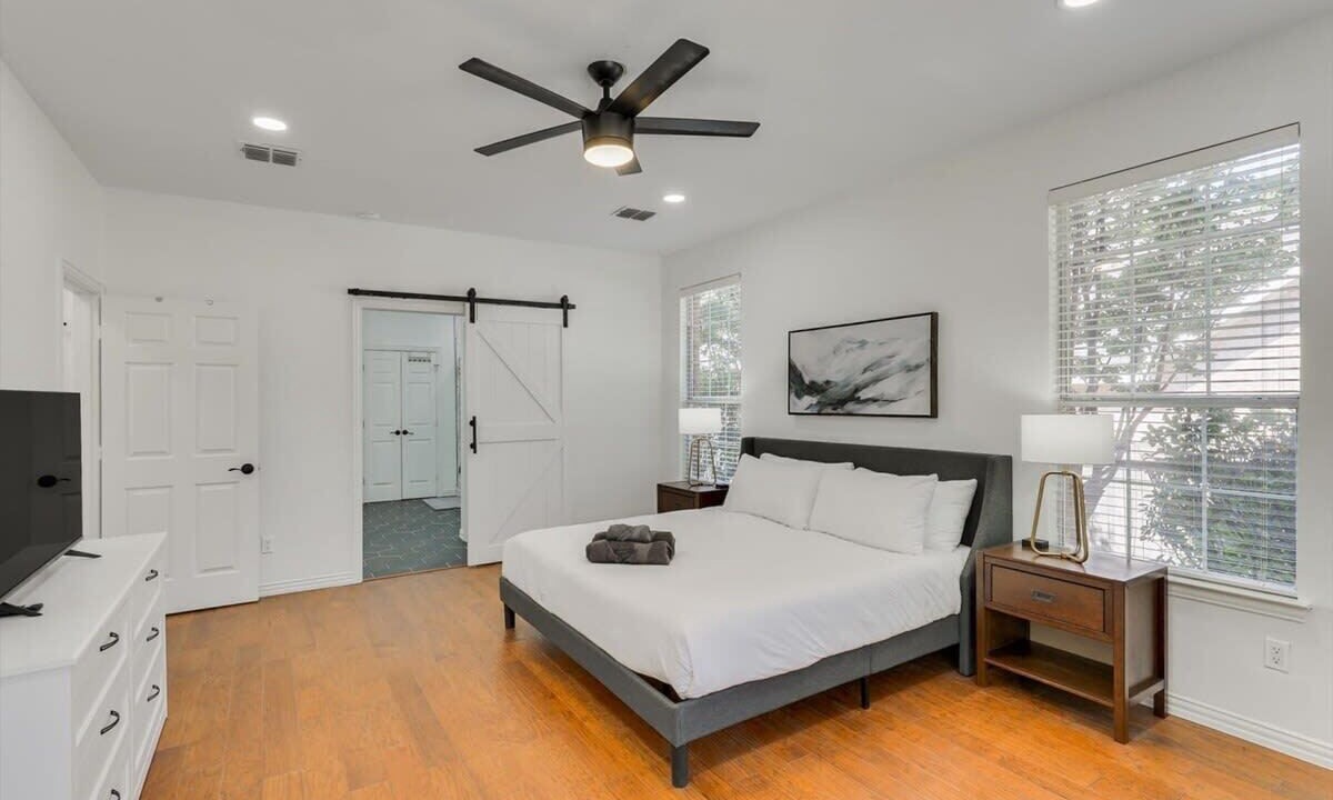 Photo of Bedroom in Rowlett