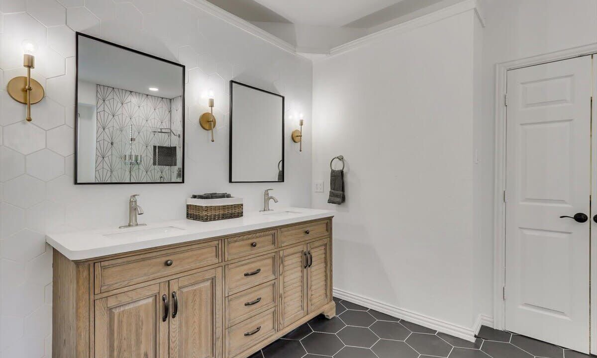Photo of Bathroom in Rowlett