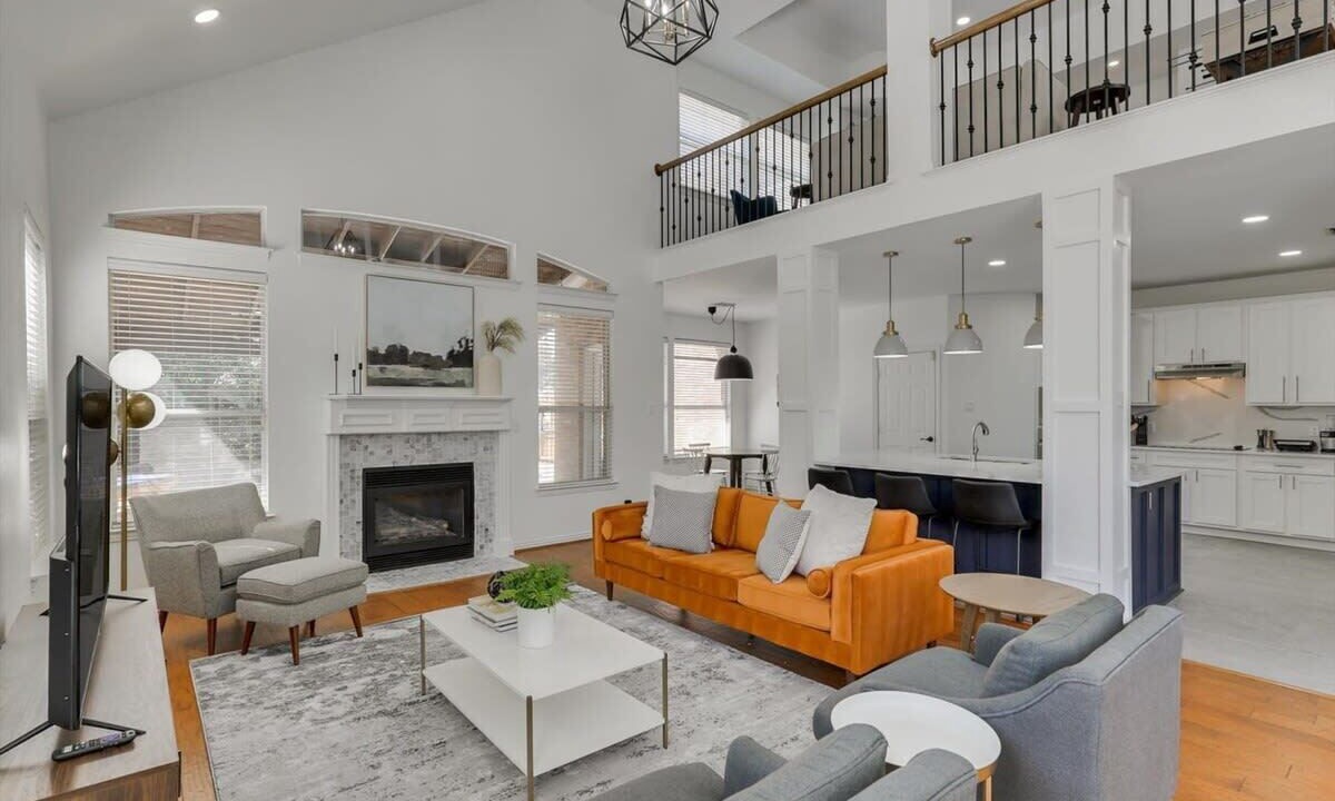 Photo of Livingroom in Rowlett