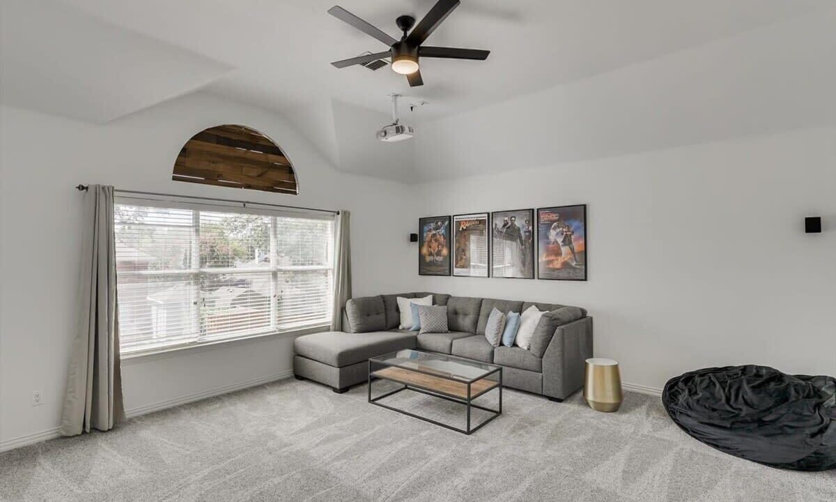 Photo of Livingroom in Rowlett