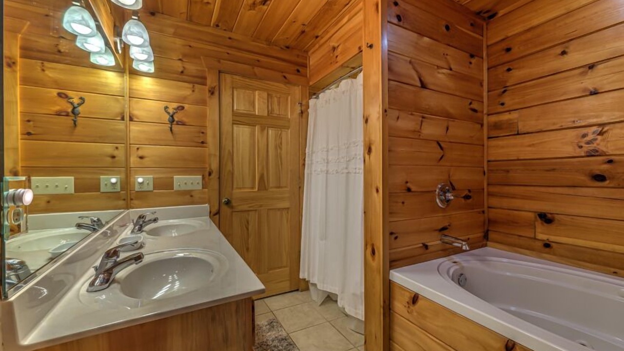 Photo of Bathroom in Necowa Cove