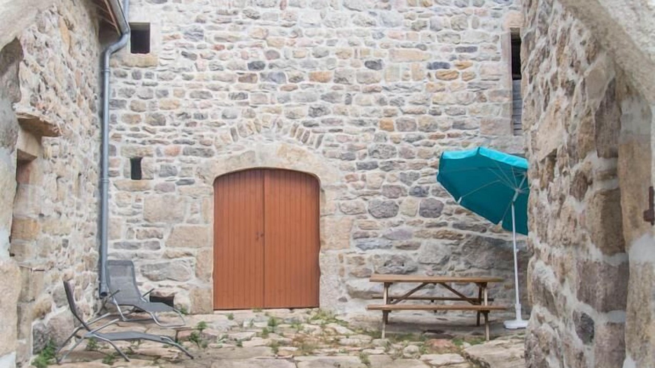 Photo of Outdoor in Pied-de-Borne
