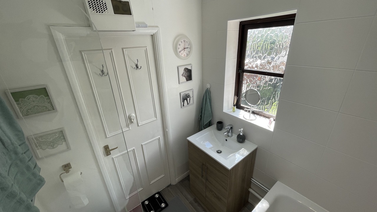 Photo of Bathroom in Vange