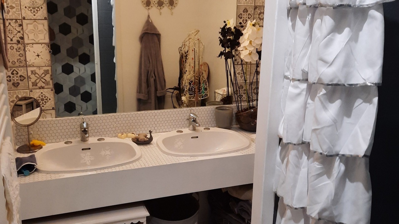 Photo of Bathroom in Bouc-Bel-Air