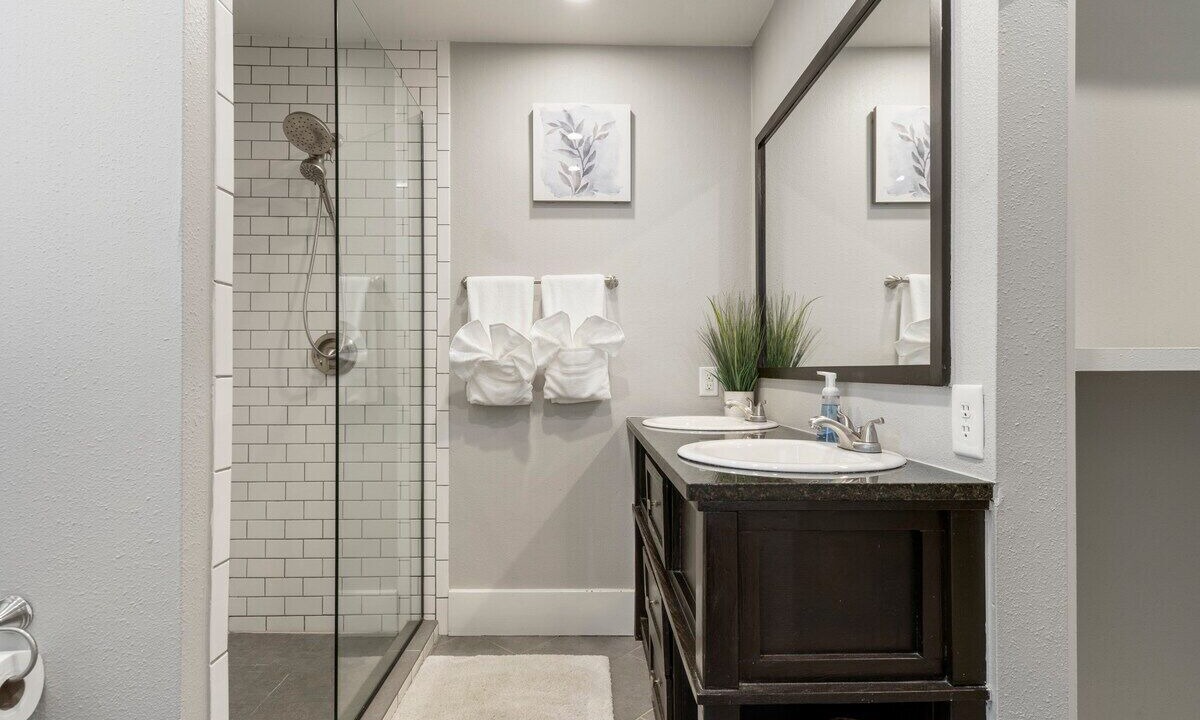 Photo of Bathroom in Cherry Street