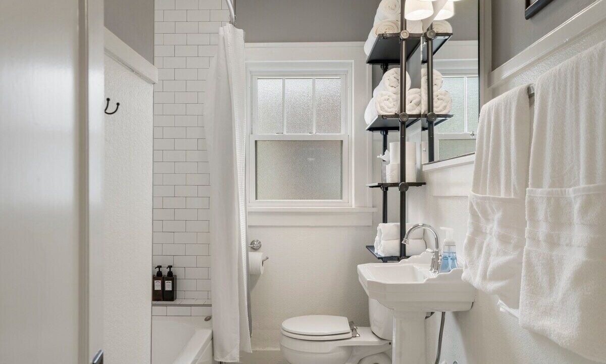 Photo of Bathroom in Cherry Street