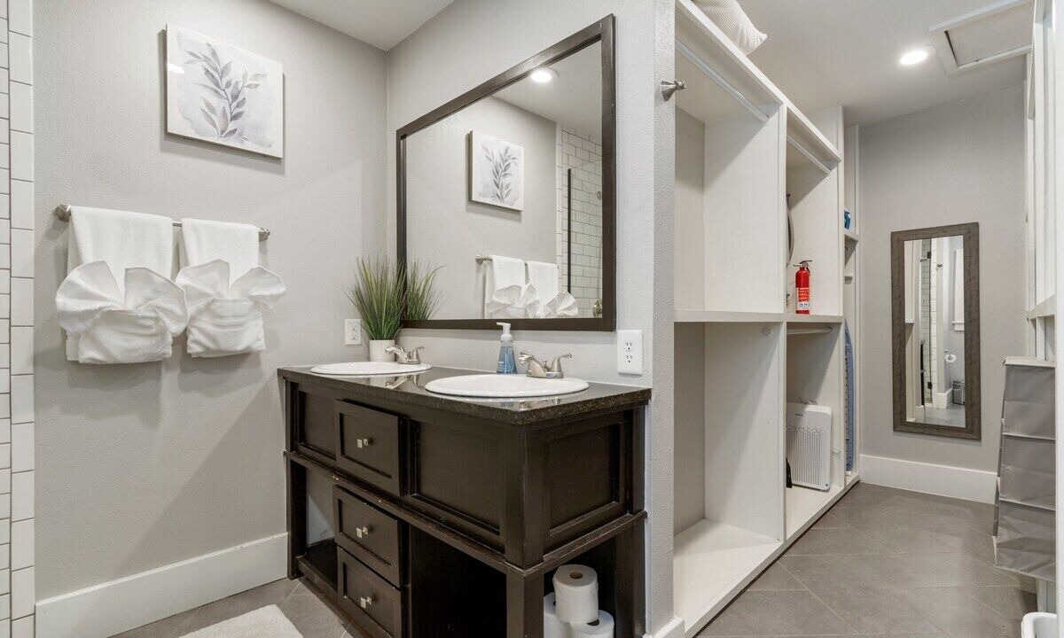 Photo of Bathroom in Cherry Street