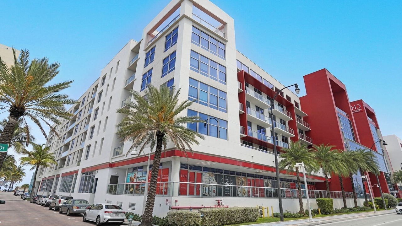 Photo of Outdoor in Hollywood
