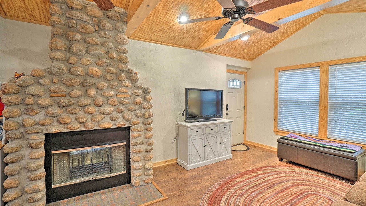 Photo of Livingroom in Medicine Park