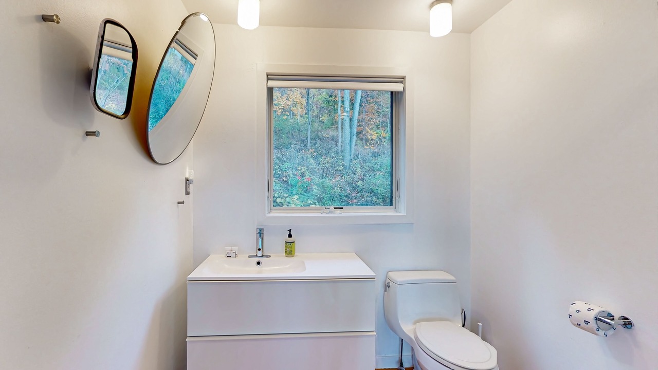 Photo of Bathroom in Valois
