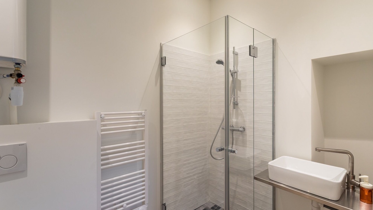 Photo of Bathroom in Centre