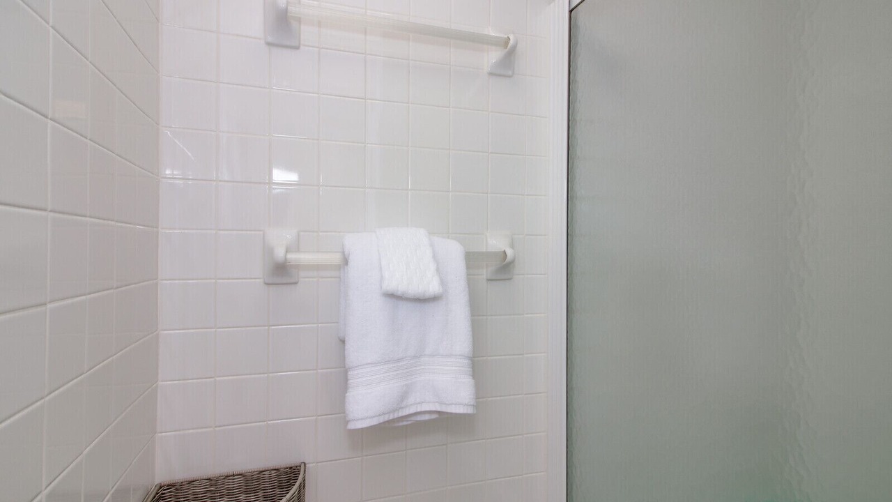 Photo of Bathroom in Willoughby Spit