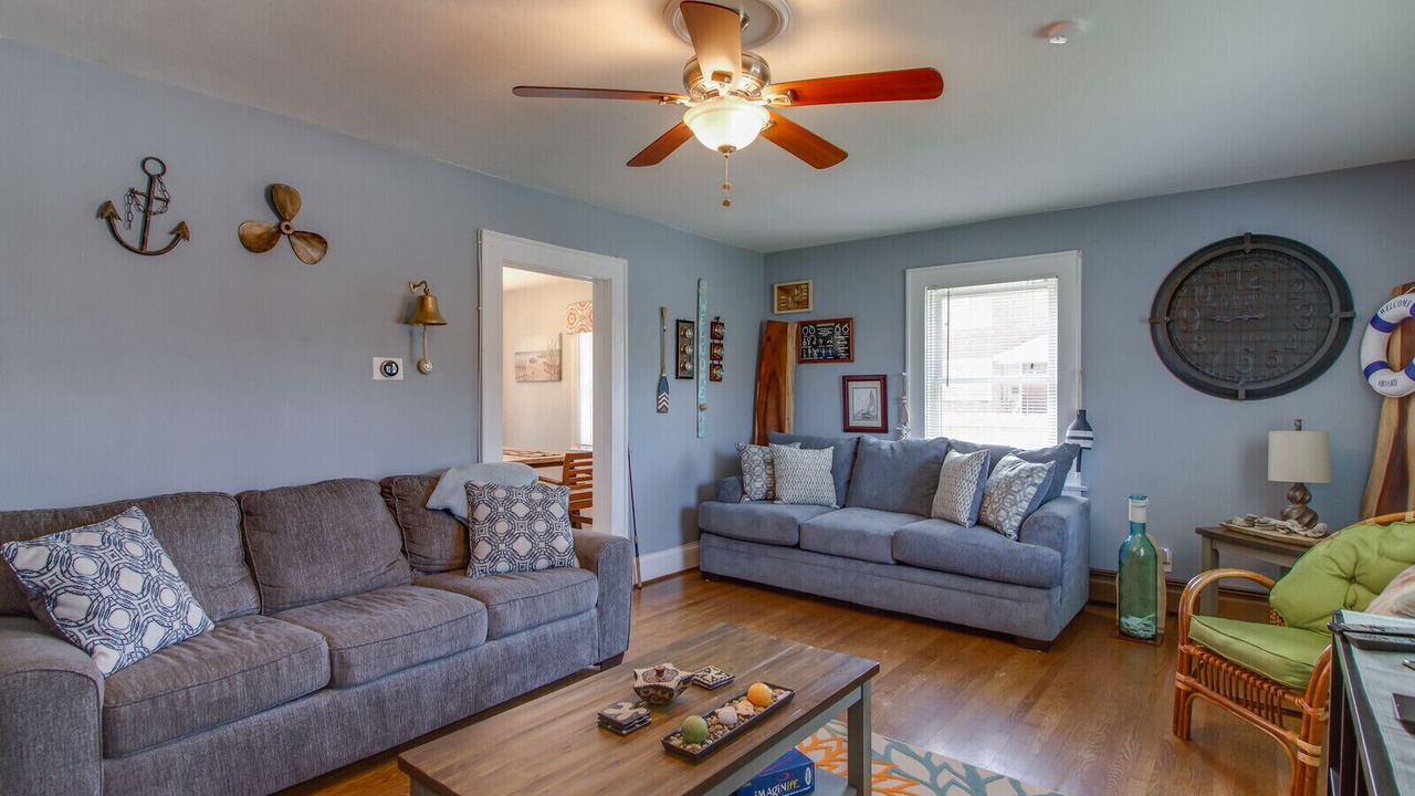 Photo of Bedroom in Willoughby Spit