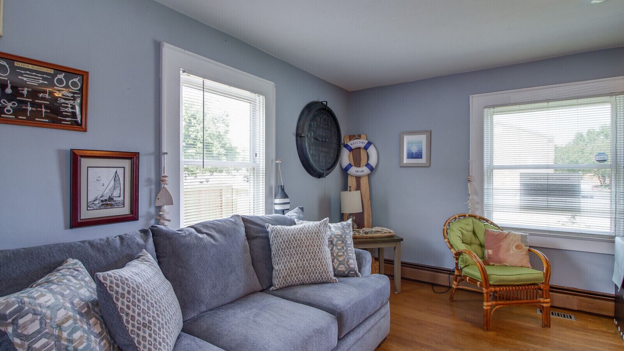 Photo of Bedroom in Willoughby Spit