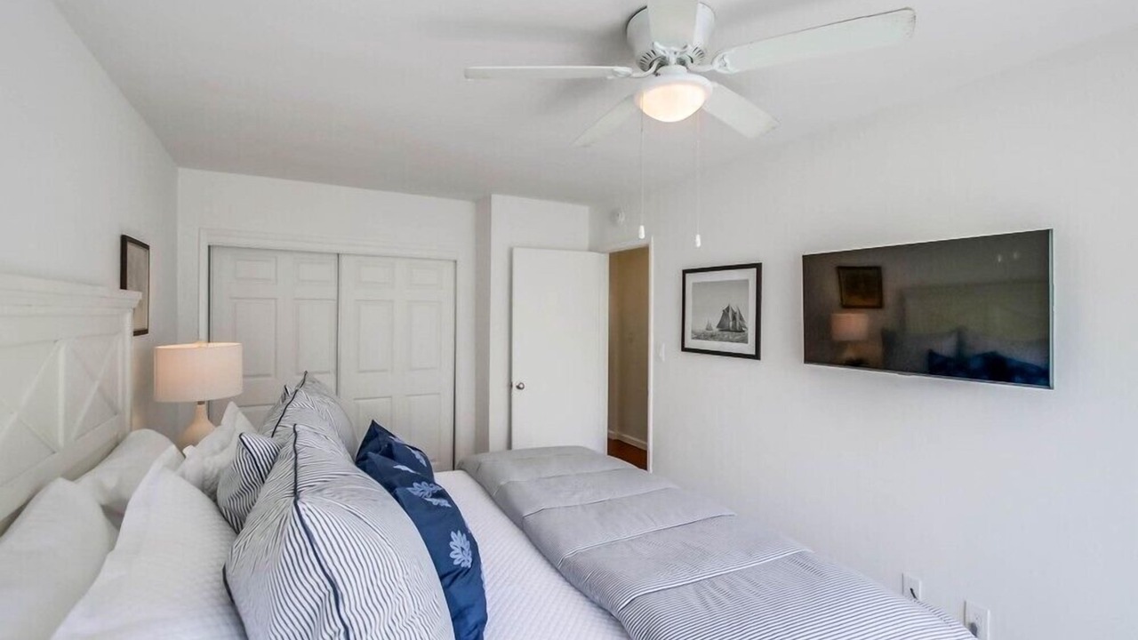 Photo of Bedroom in South Mission Beach