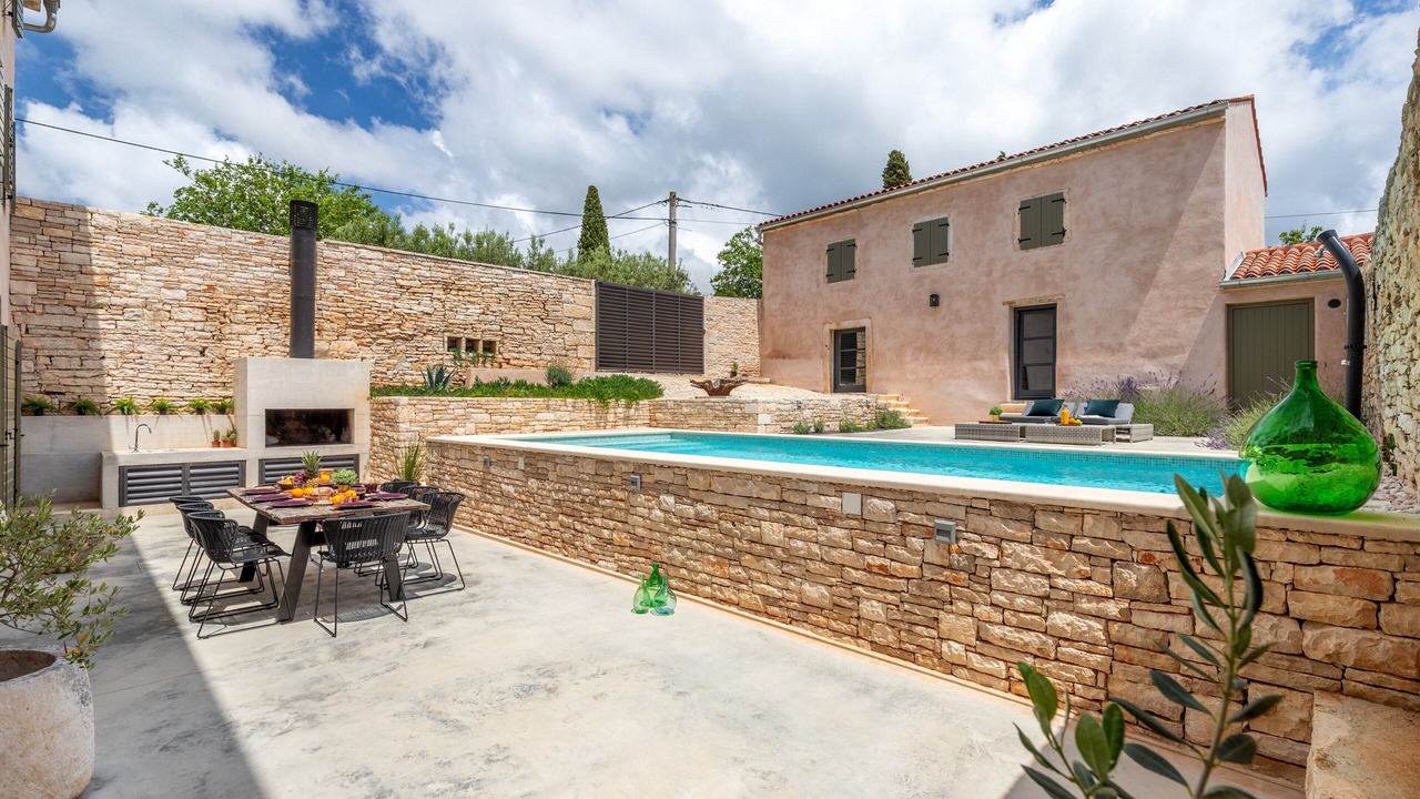 Photo of Outdoor in Golas