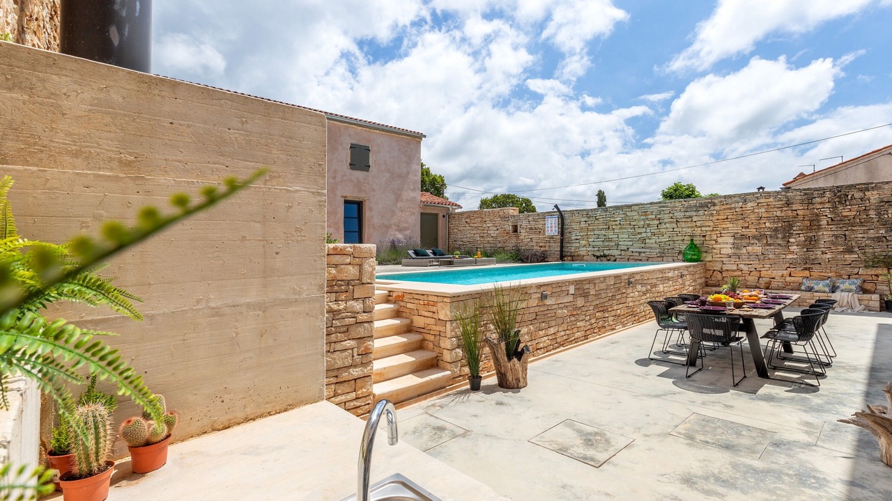 Photo of Outdoor in Golas