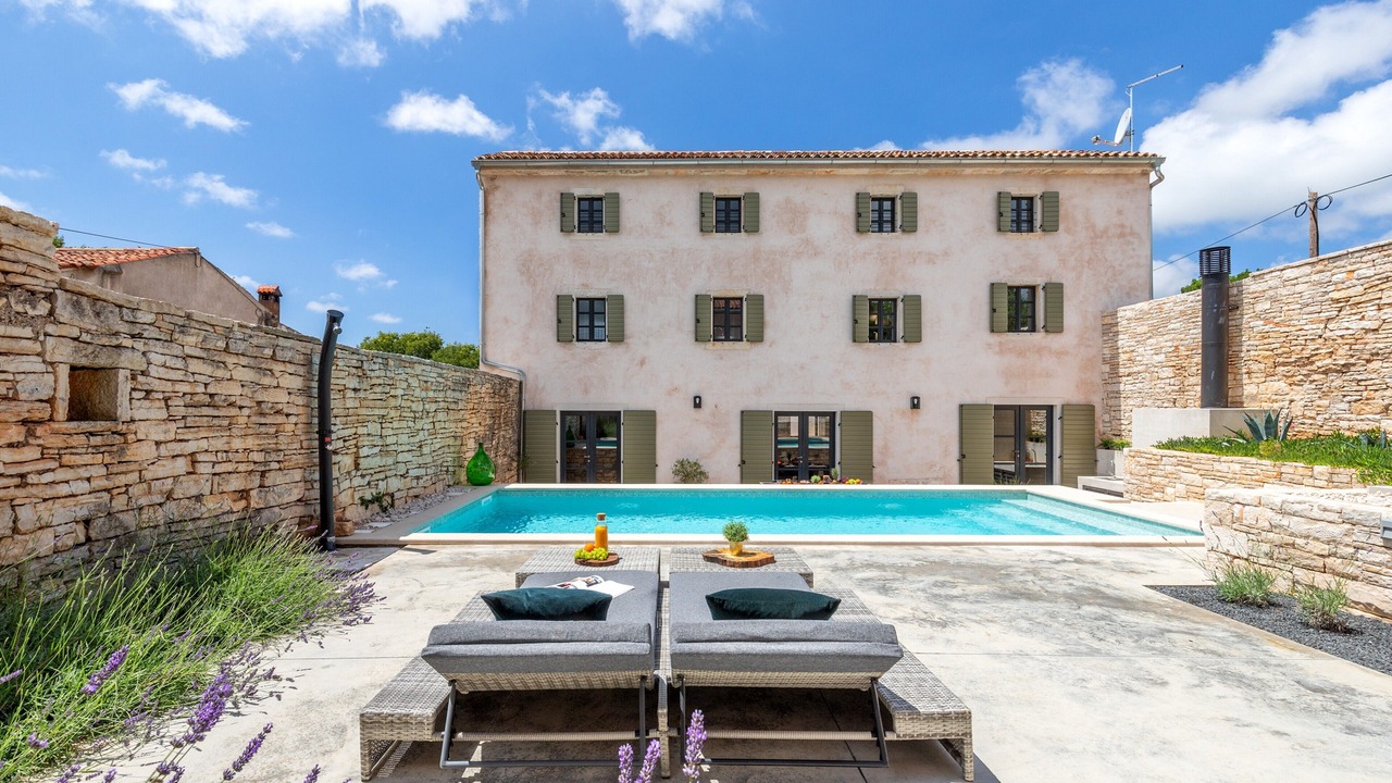 Photo of Outdoor in Golas