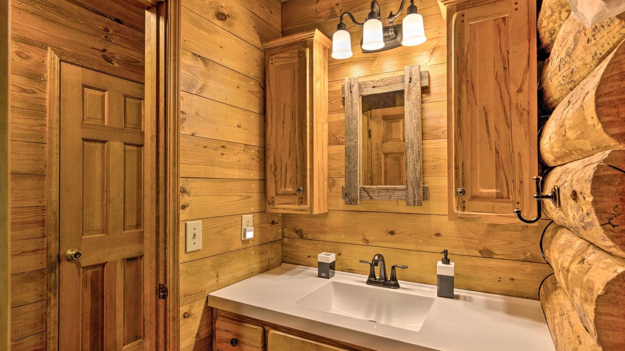 Photo of Bathroom in Pickens
