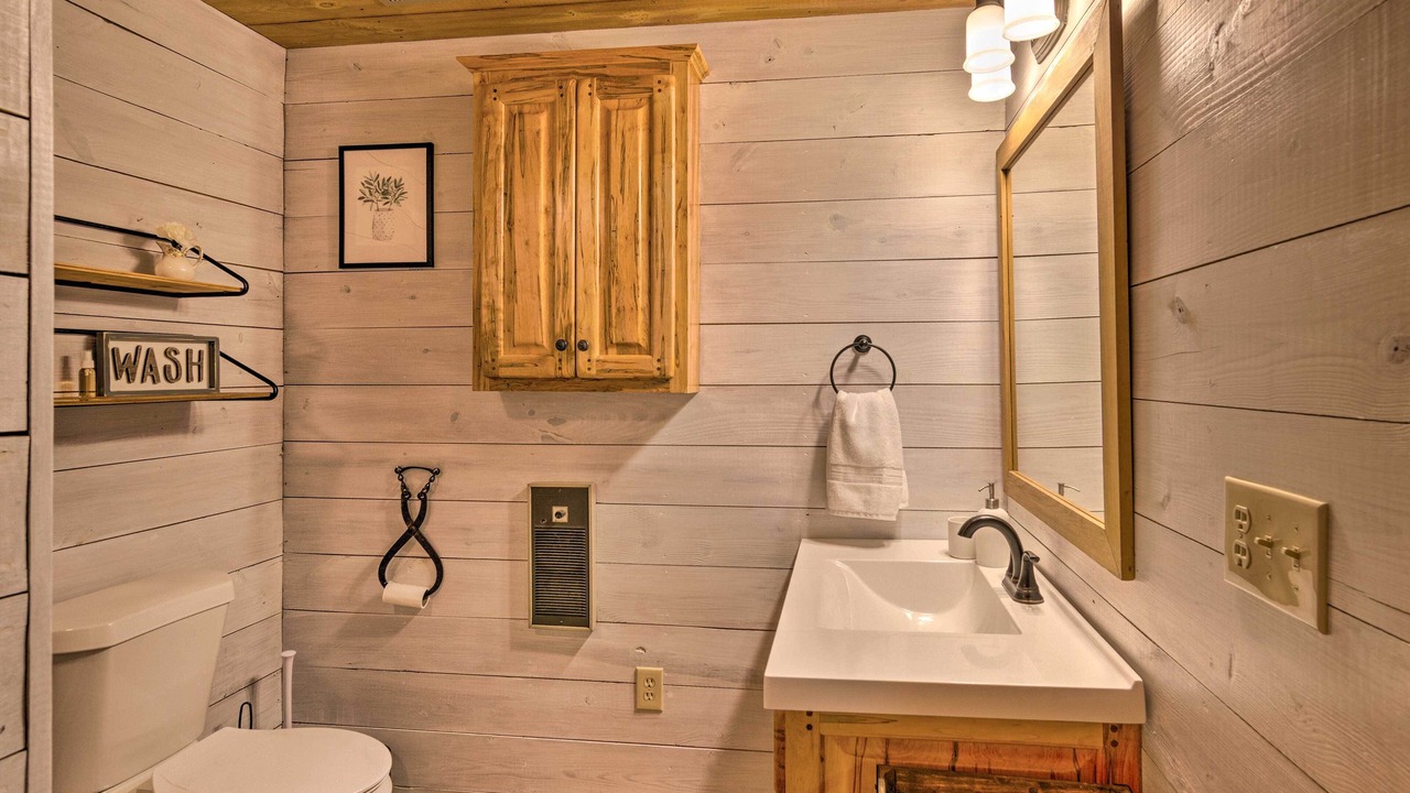 Photo of Bathroom in Pickens