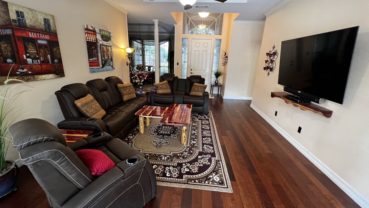 Photo of Livingroom in North Richland Hills