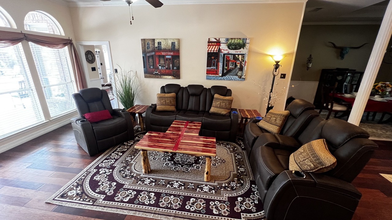 Photo of Livingroom in North Richland Hills