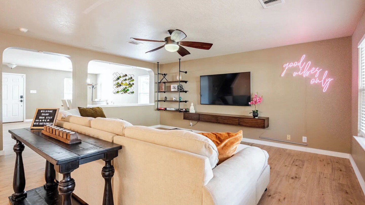 Photo of Bedroom in North San Antonio - SAT