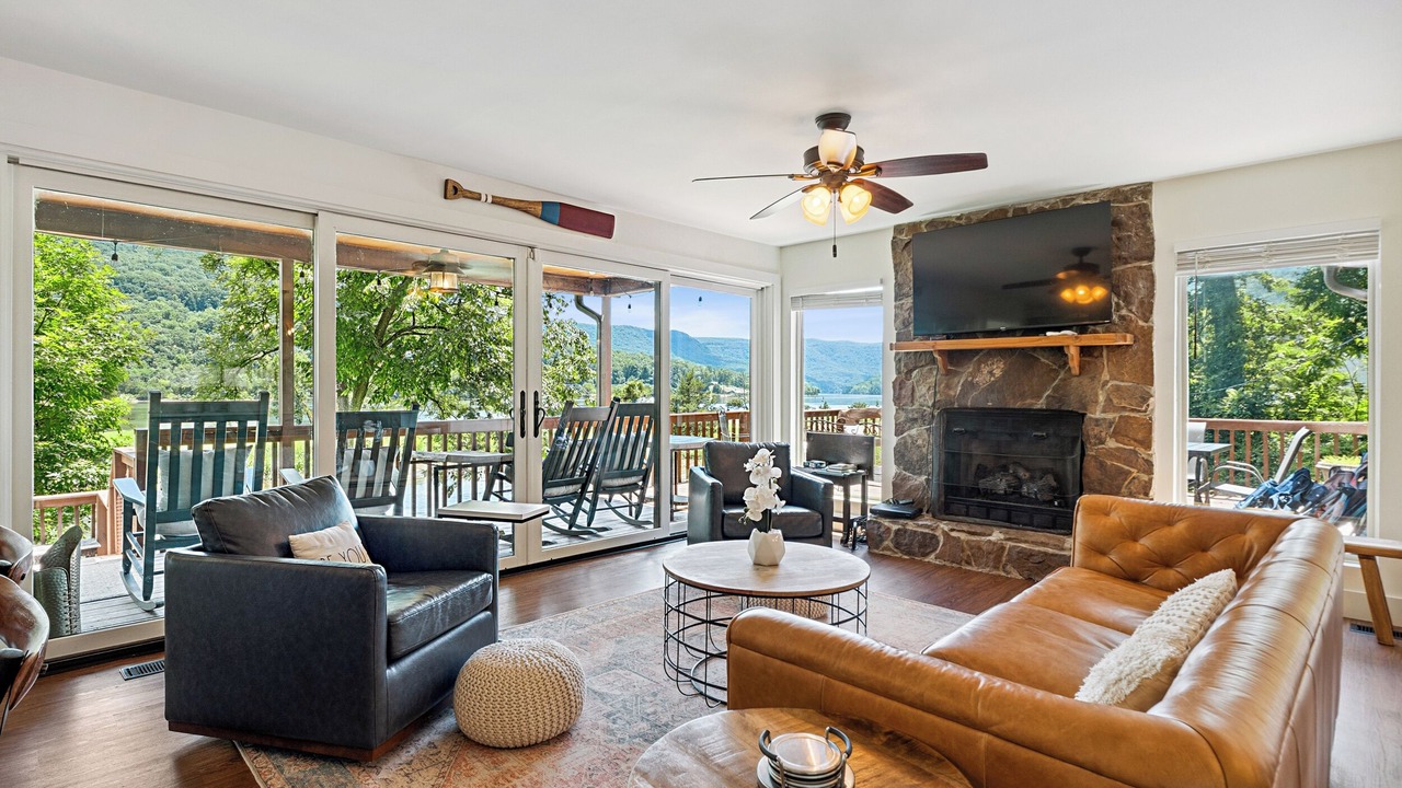 Photo of Livingroom in Whiteside