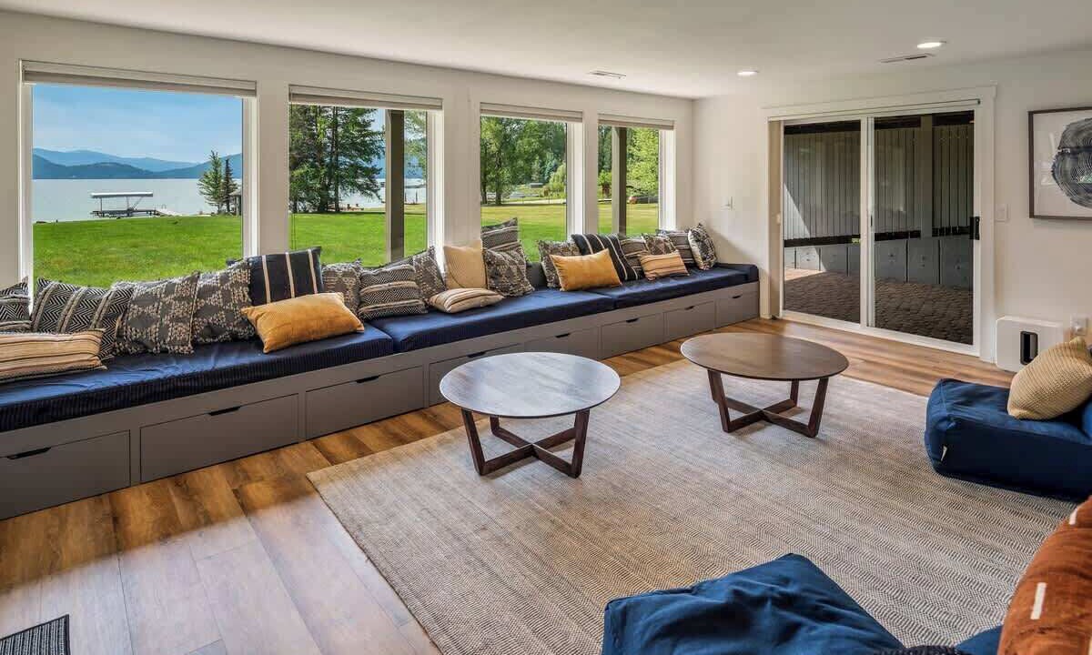 Photo of Livingroom in Sandpoint