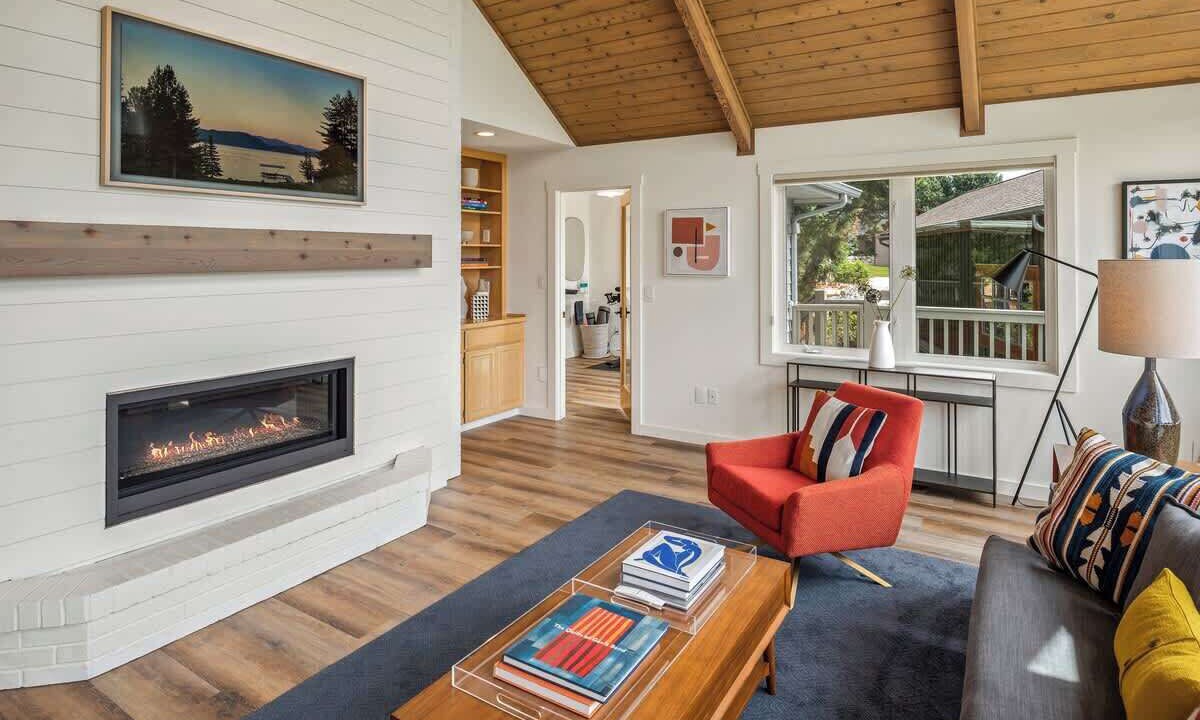 Photo of Livingroom in Sandpoint