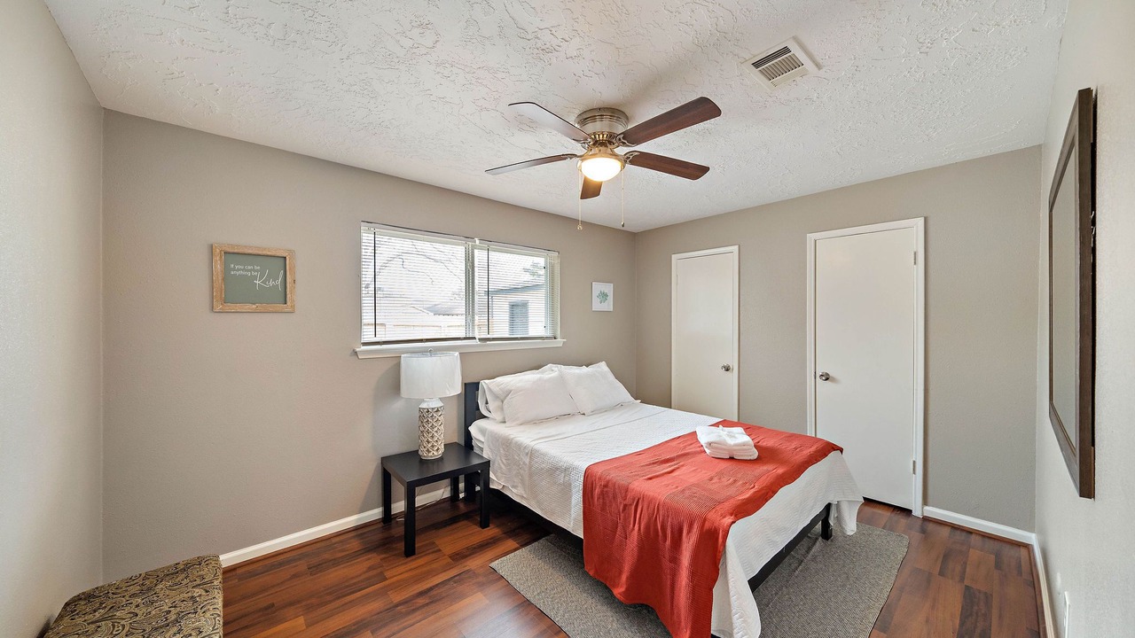 Photo of Bedroom in Greater Fondren Southwest