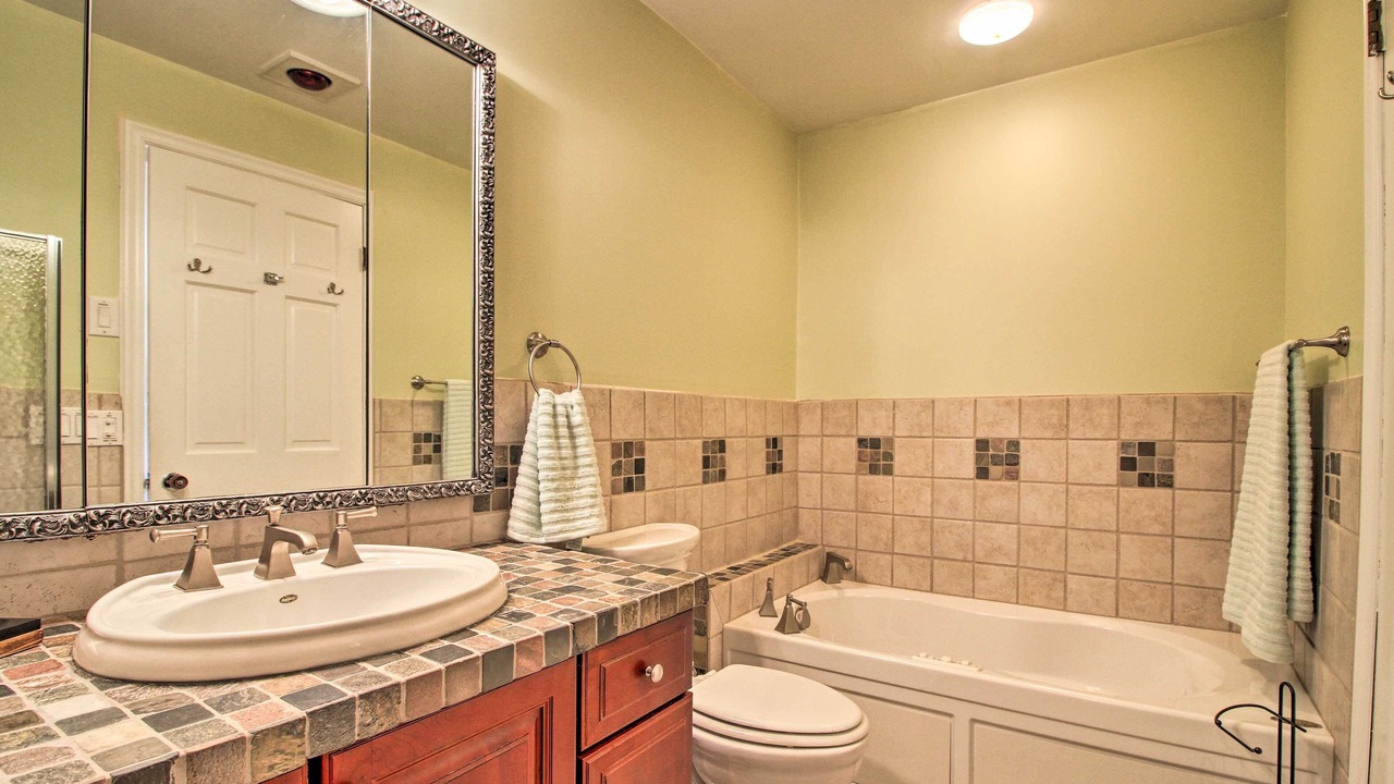 Photo of Bathroom in Skylark Beach