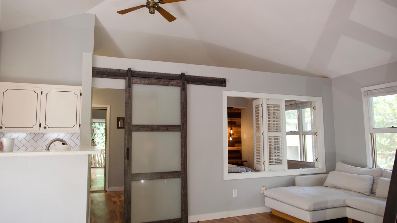Photo of Livingroom in Northwest Raleigh