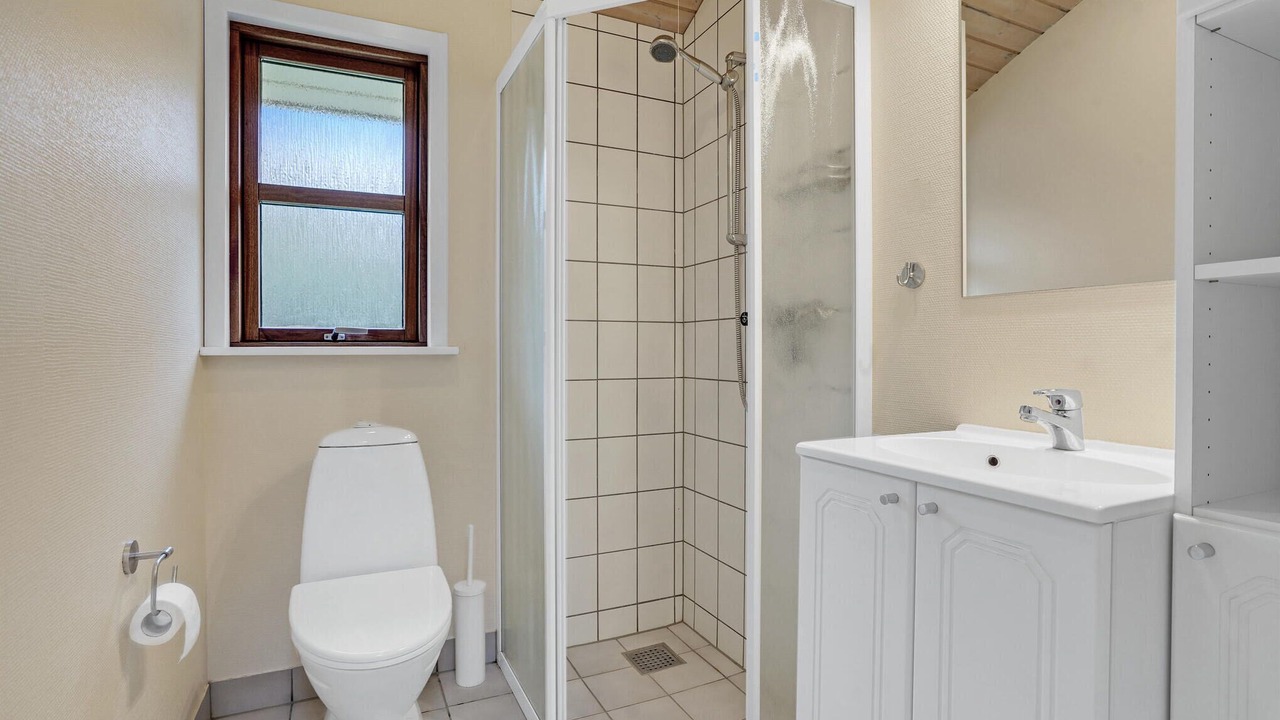 Photo of Bathroom in Hou