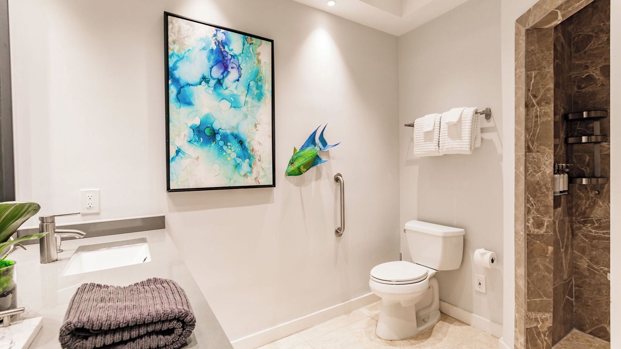 Photo of Bathroom in Marathon