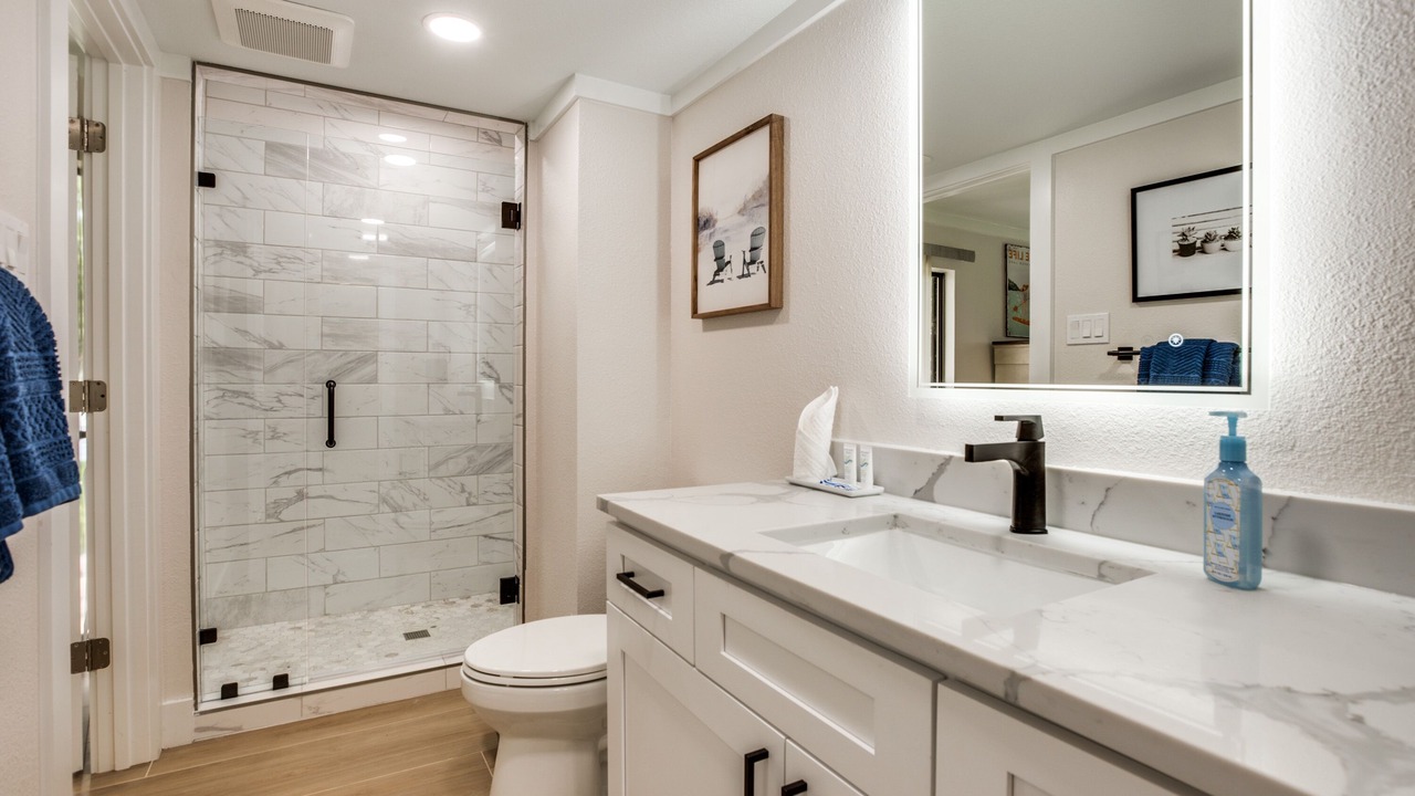 Photo of Bathroom in Carolyn Estates