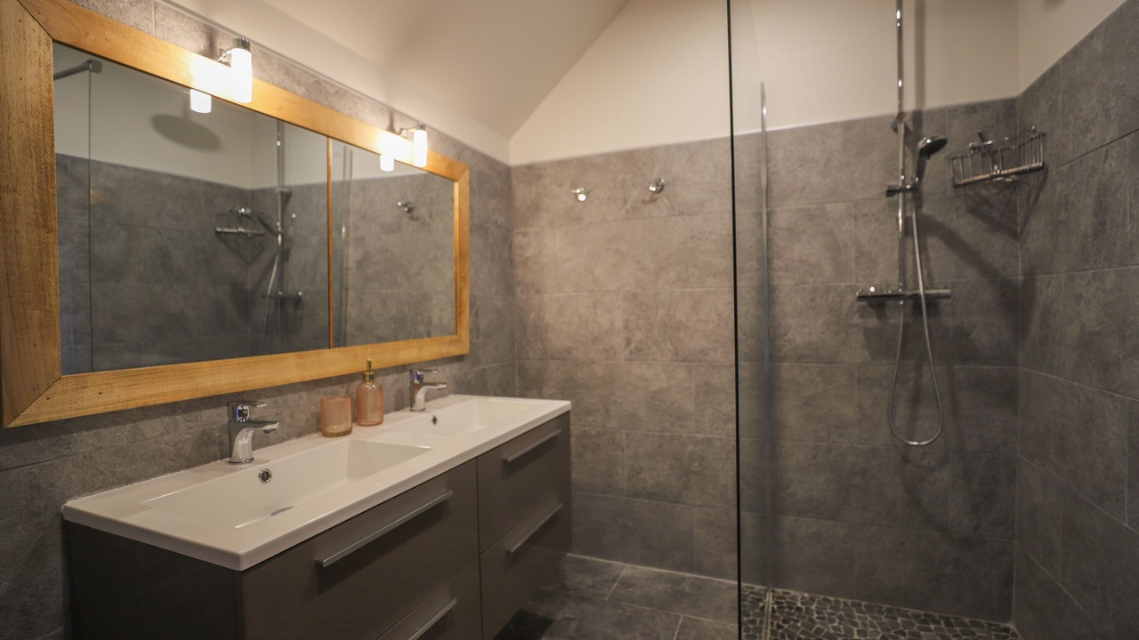 Photo of Bathroom in Villeneuve d'Aveyron