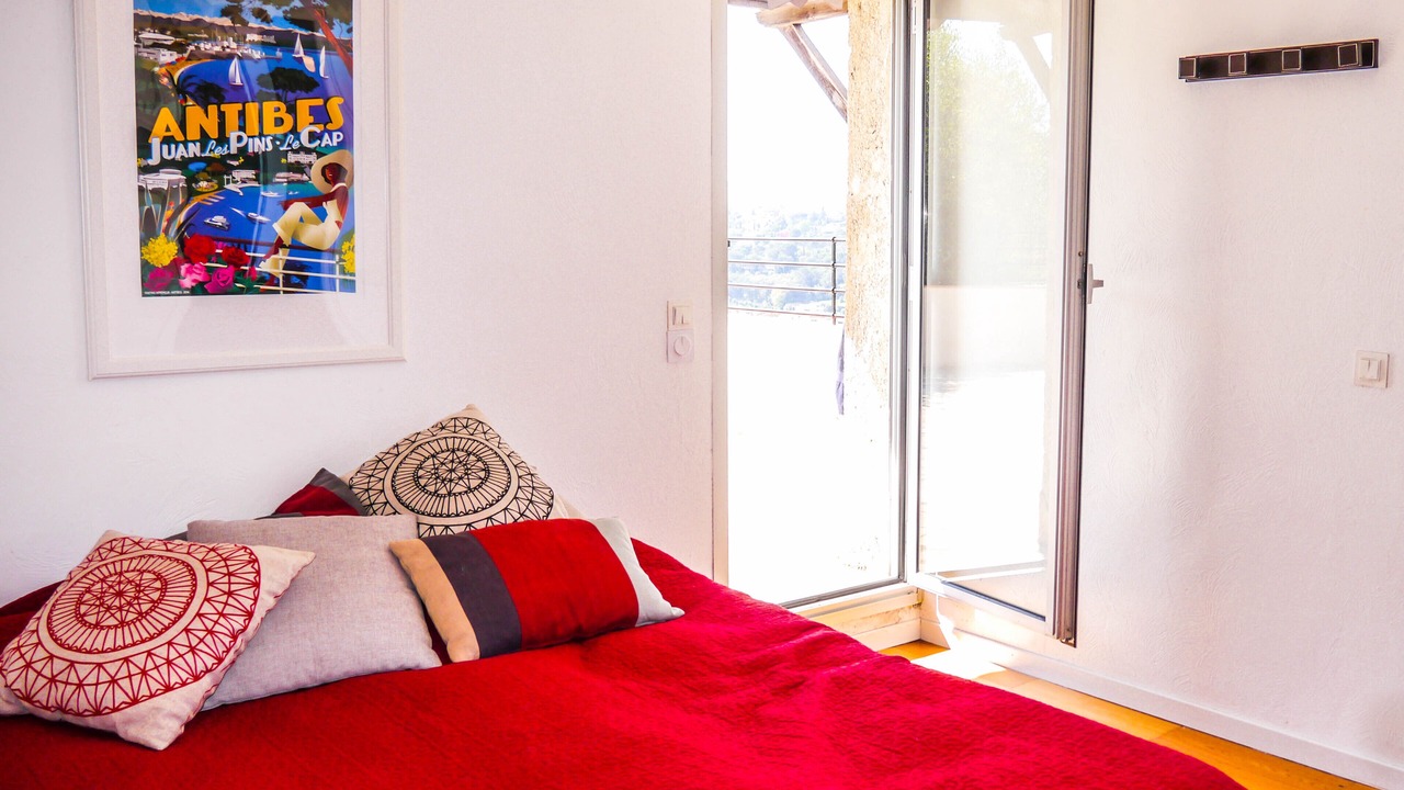 Photo of Bedroom in Biot