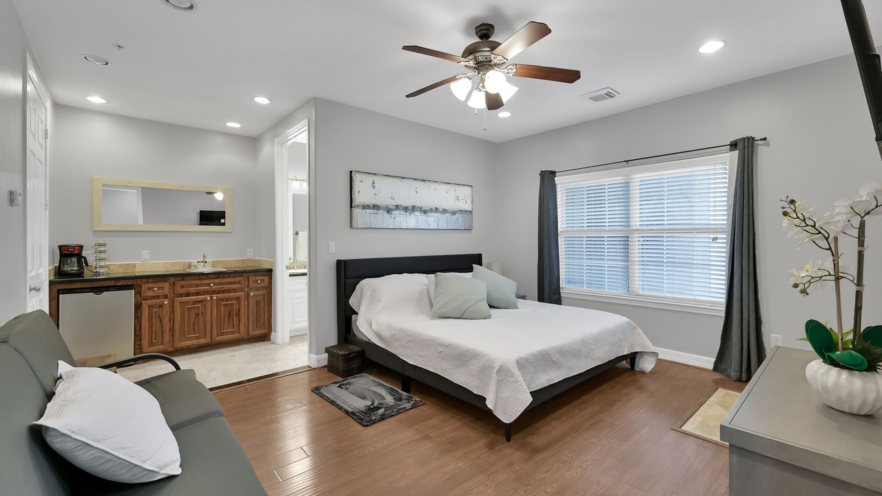 Photo of Bedroom in Seven Coves