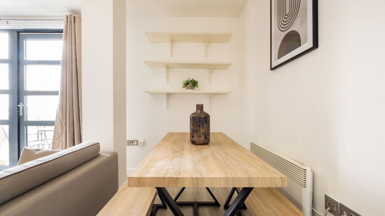 Photo of Others in De Beauvoir