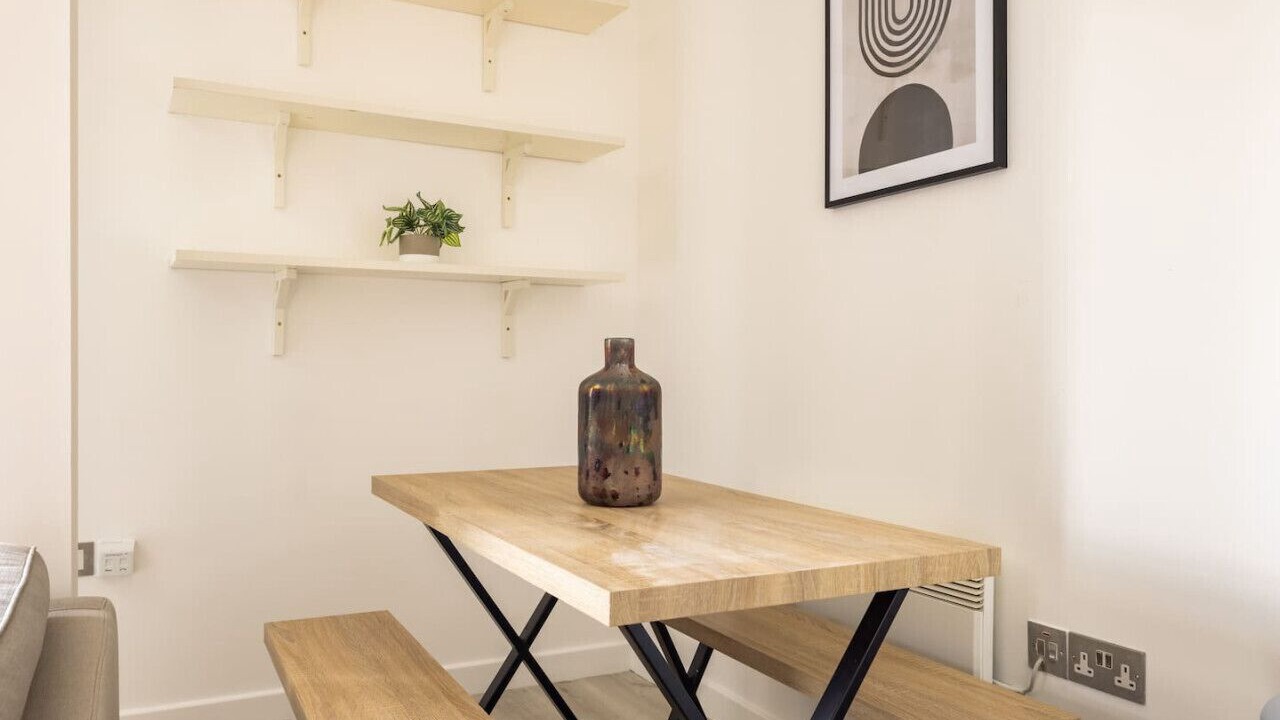 Photo of Others in De Beauvoir